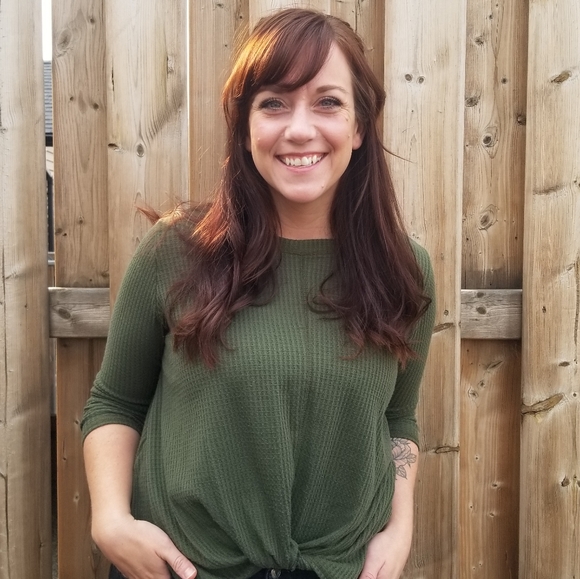 Meet your Posher, Pam - Picture 2 of 2